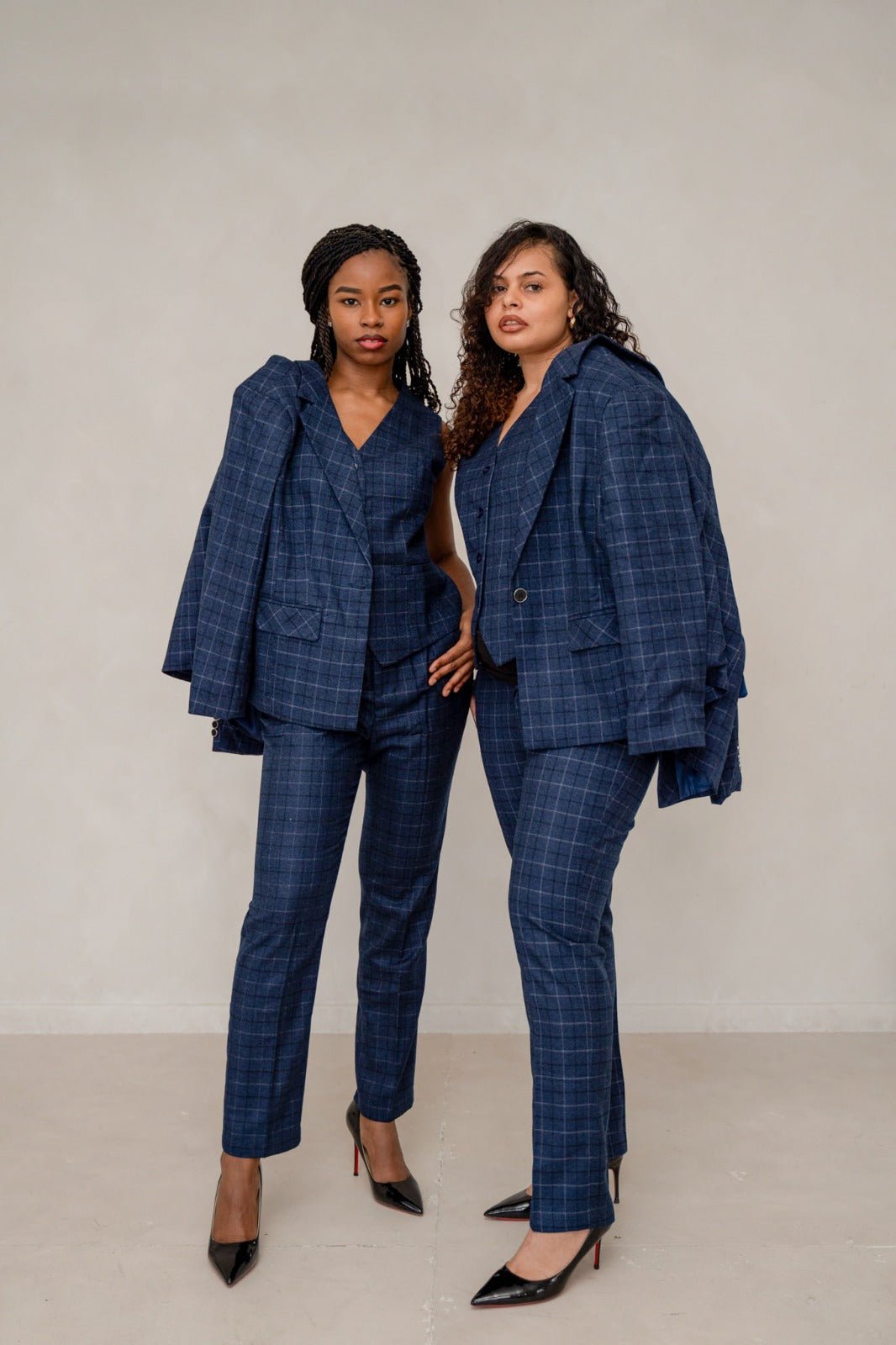 The plaid powered 3-piece pantsuit - Salons