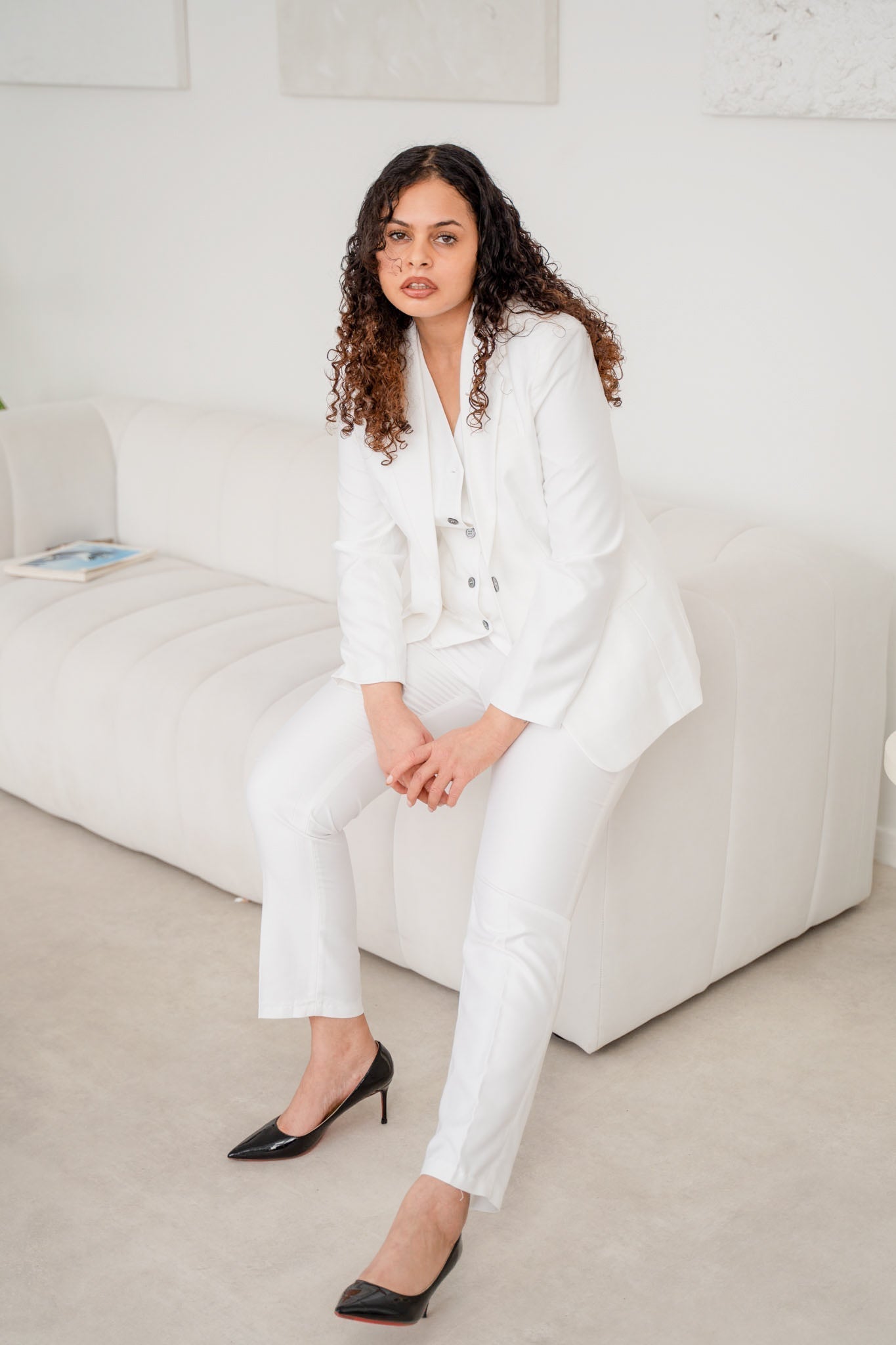The snow white spark 3-piece pantsuit (UK size 12) - Salons