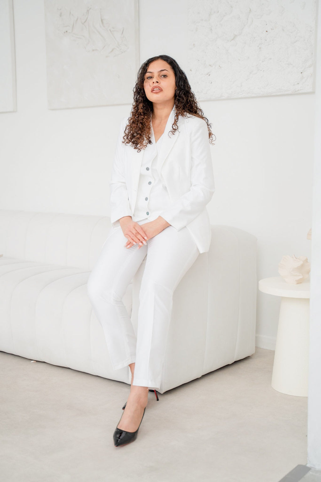 The snow white spark 3-piece pantsuit (UK size 12) - Salons
